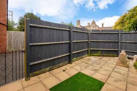 1 bedroom coach house for sale, Stratford Road, Newbold On Stour