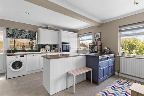 3 bedroom detached house for sale, Seven Sisters Road, Eastbourne BN22