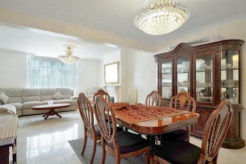 5 bedroom semi-detached house for sale, The Crescent, London W3