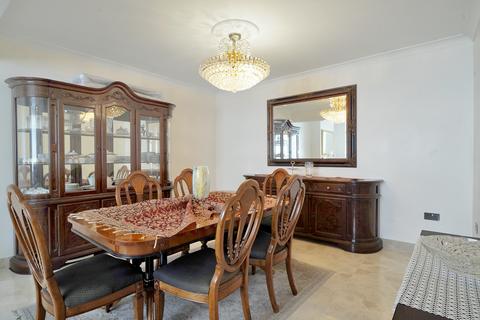 5 bedroom semi-detached house for sale, The Crescent, London W3