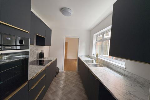 3 bedroom terraced house to rent, Nicholson Street, Newark, Nottinghamshire, NG24
