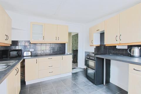 3 bedroom terraced house for sale, Main Street, Keyingham, Hull, HU12 9RE