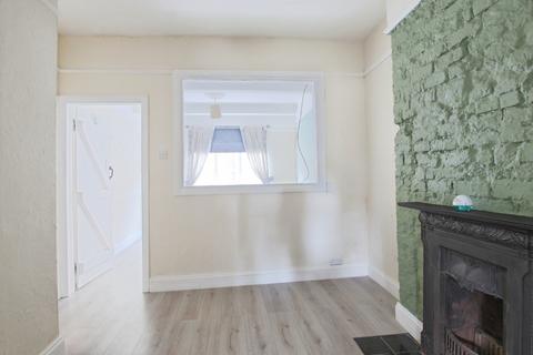 3 bedroom terraced house for sale, Main Street, Keyingham, Hull, HU12 9RE