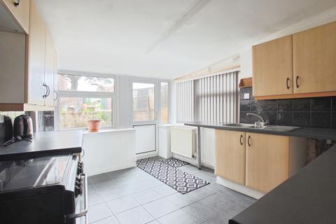 3 bedroom terraced house for sale, Main Street, Keyingham, Hull, HU12 9RE