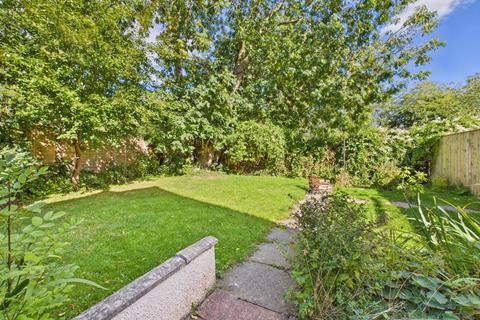 Etherington Road, Hull, HU6 7JP