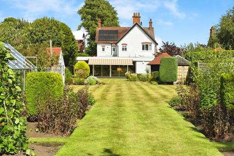 4 bedroom detached house for sale, Beverley Road, Anlaby,  HU10 7BD