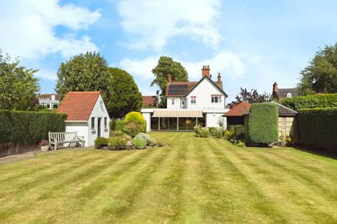 4 bedroom detached house for sale, Beverley Road, Anlaby,  HU10 7BD