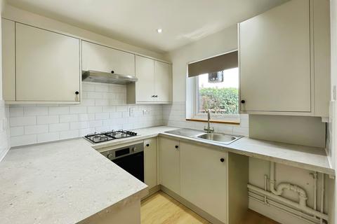 2 bedroom terraced house to rent, Burford Way, Hitchin, SG5