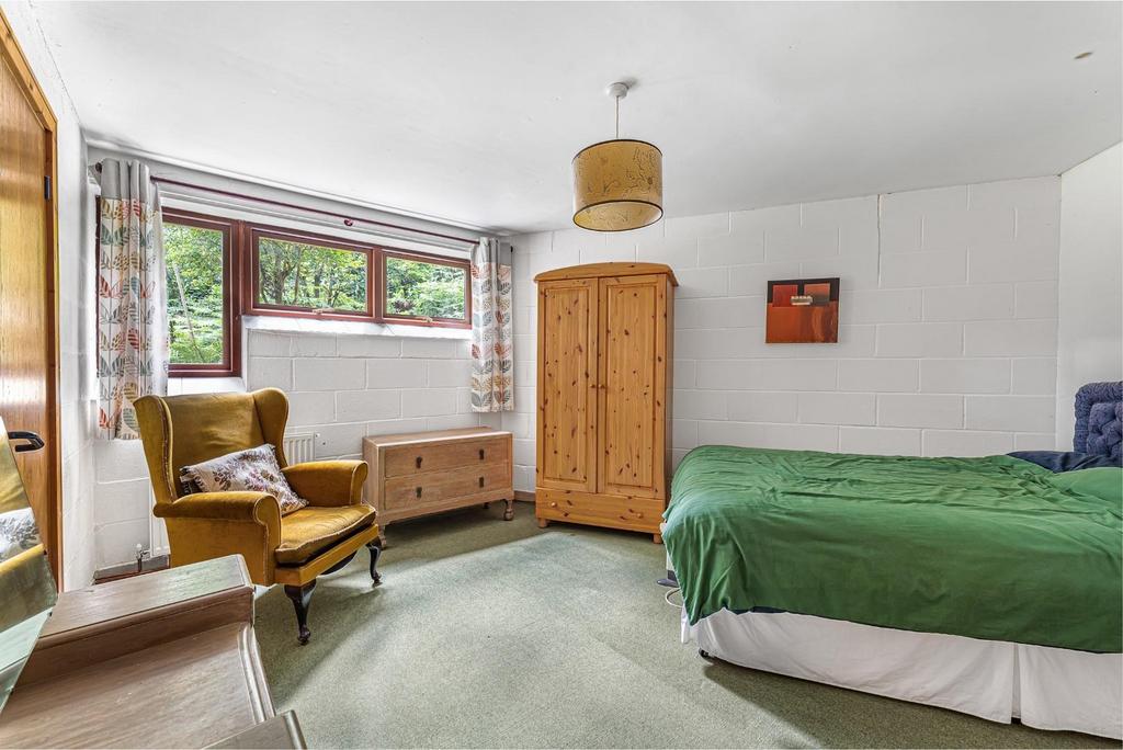 APARTMENT BEDROOM.jpg