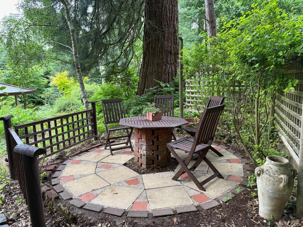 DINING TERRACE.png