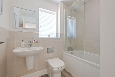 17 Damson Way, Powick, Worcester, WR2 4TR