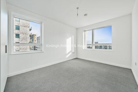 2 bedroom flat to rent, Tide Street, Barking, IG11