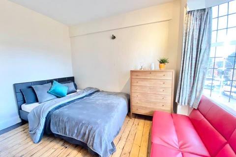 1 bedroom in a flat share to rent, Calthorpe Road, Edgbaston B15