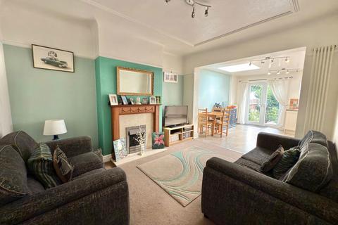 4 bedroom semi-detached house for sale, Grange Avenue, Stanmore HA7