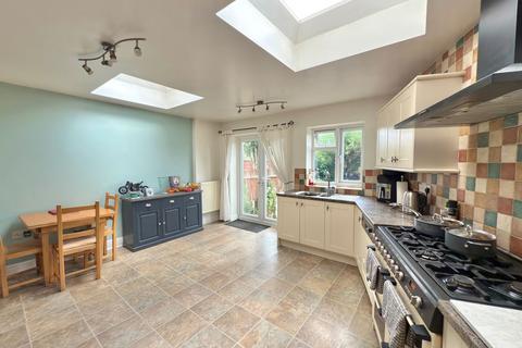 4 bedroom semi-detached house for sale, Grange Avenue, Stanmore HA7