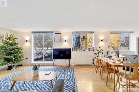 2 bedroom flat for sale, Gunmakers Lane, London E3