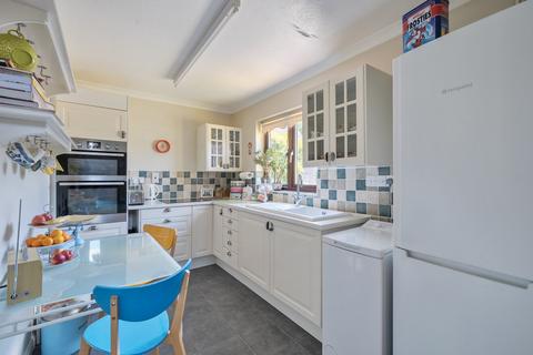 2 bedroom semi-detached bungalow for sale, Nutfield Close, Carshalton