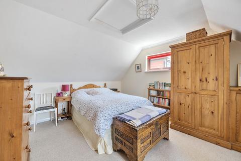 2 bedroom semi-detached bungalow for sale, Nutfield Close, Carshalton