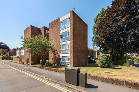 Flat 4, 1 Cedar Gardens, Sutton, SM2 5EQ