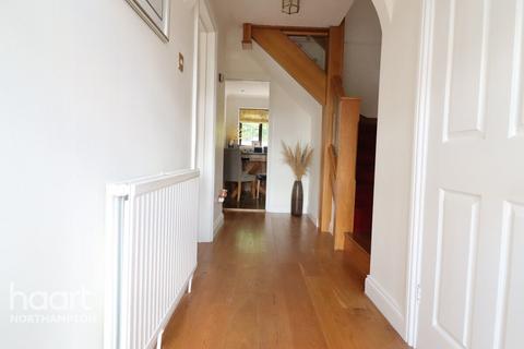 4 bedroom detached house for sale, Ravens Croft, Northampton