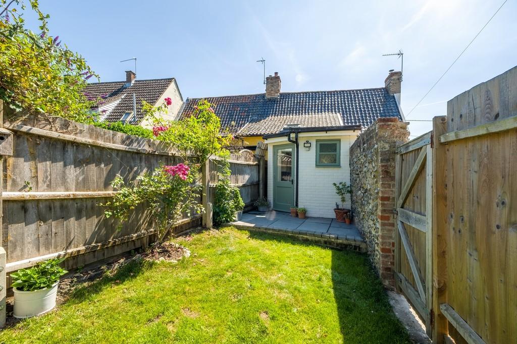1440px-Cavell Cottage-32