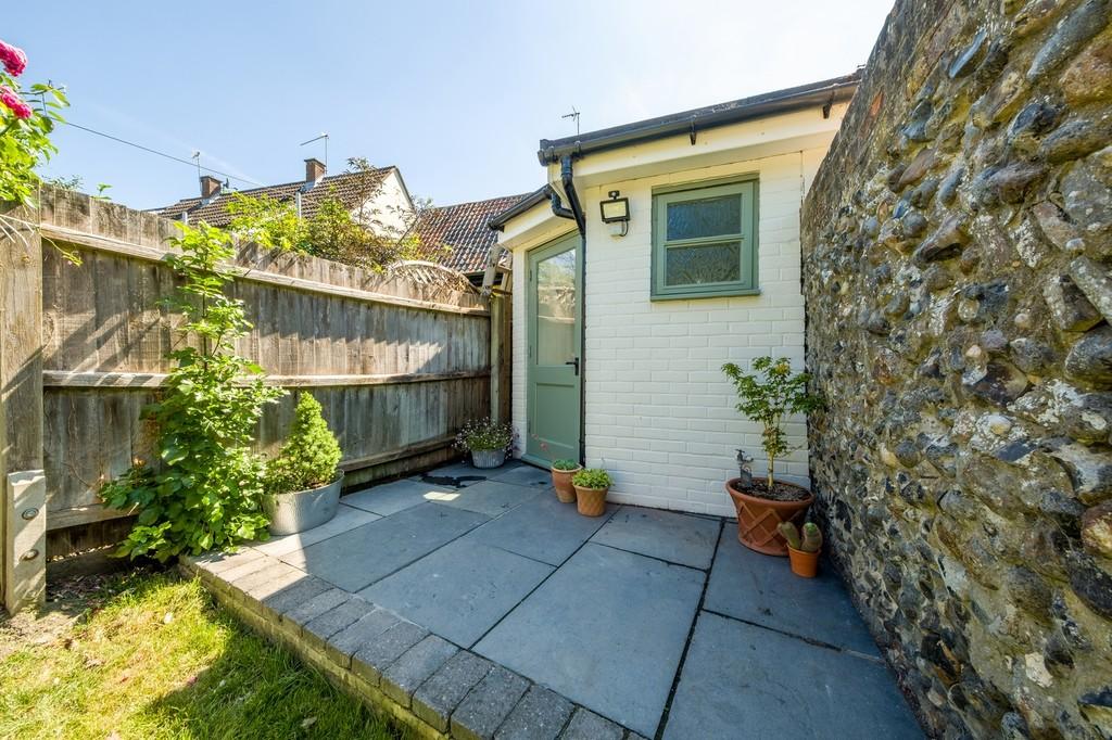 1440px-Cavell Cottage-35