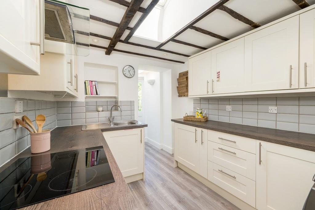 1440px-Cavell Cottage-6
