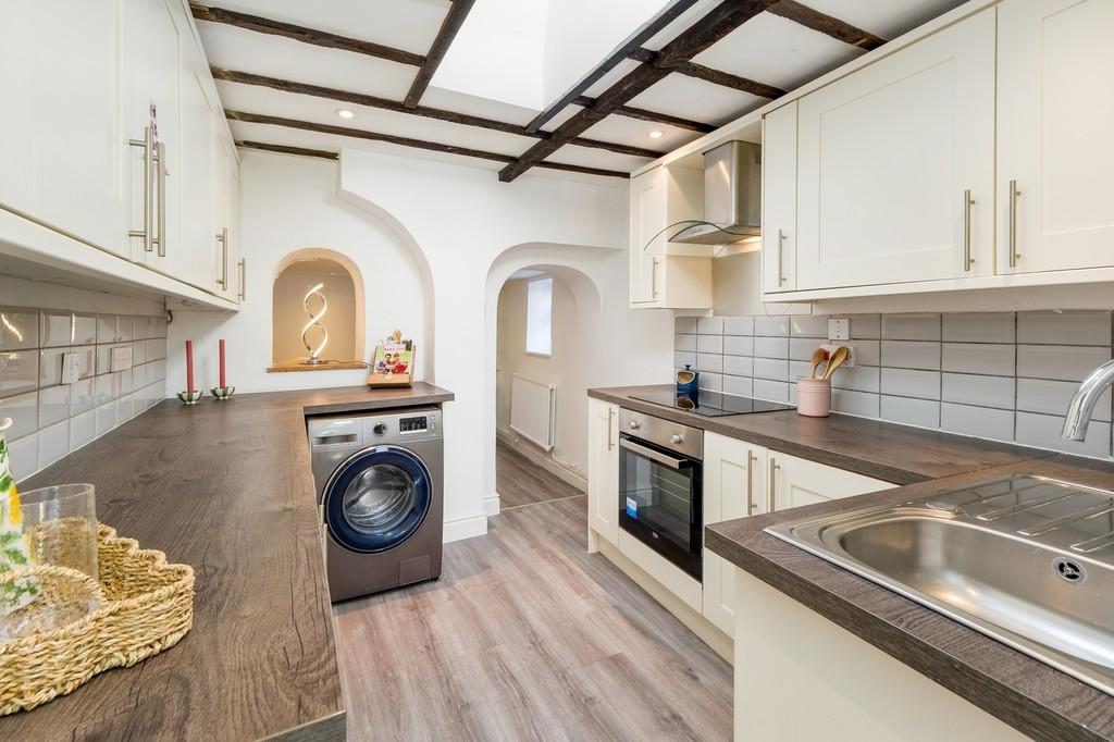 1440px-Cavell Cottage-5