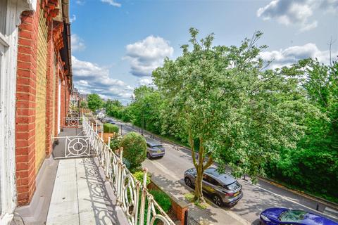undefined, West bank, London, N16