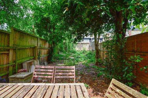 undefined, West bank, London, N16