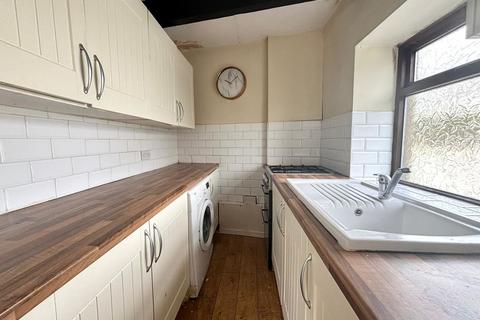 31 Back Lane, Queensbury, Bradford, BD13 1HB