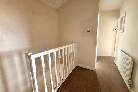 31 Back Lane, Queensbury, Bradford, BD13 1HB