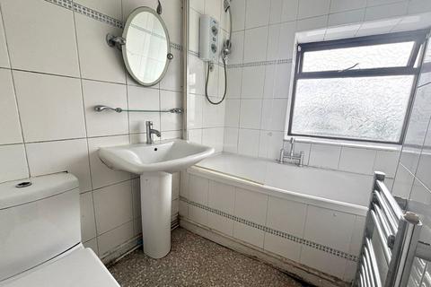 31 Back Lane, Queensbury, Bradford, BD13 1HB