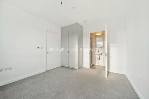 2 bedroom flat to rent, Tide Street, Barking, IG11