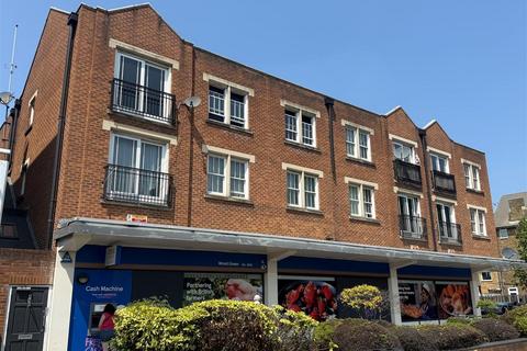 High Road, Wood Green, N22