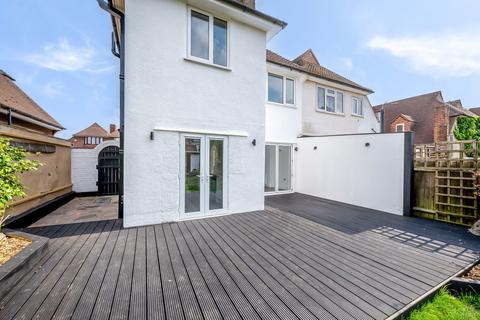 77 Woodham Road, London, SE6 2SB