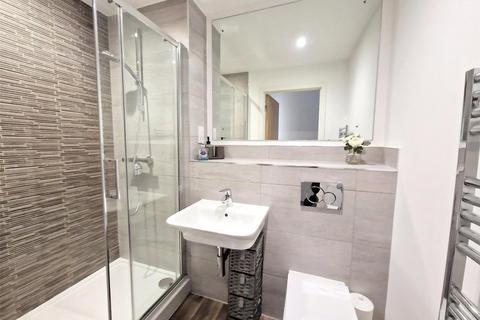 2 bedroom apartment for sale, Roosevelt Apartments, 1 Lexington Gardens, Birmingham, B15