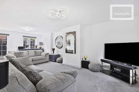 3 bedroom detached house for sale, Bower Hill, Epping