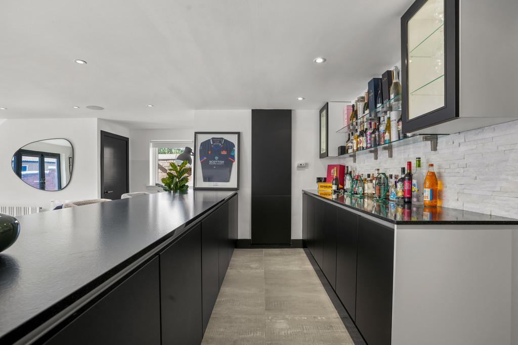 61 88 mossgiel road (33)