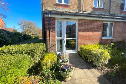 1 bedroom ground floor flat for sale, Wakehurst Place, Rustington
