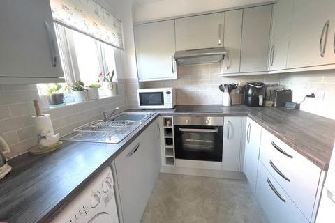 1 bedroom ground floor flat for sale, Wakehurst Place, Rustington