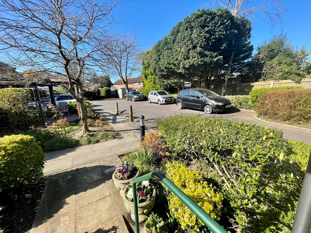 1 Silverwood Court View