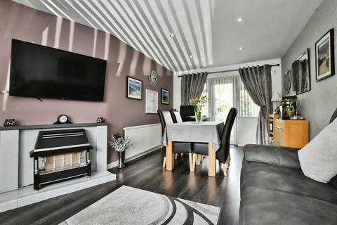 5 Bancroft Close, Bredbury, Stockport, SK6 2HB