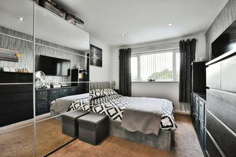 5 Bancroft Close, Bredbury, Stockport, SK6 2HB