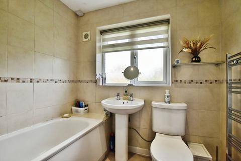 5 Bancroft Close, Bredbury, Stockport, SK6 2HB