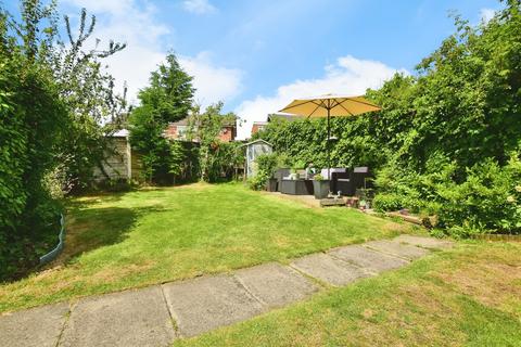 5 Bancroft Close, Bredbury, Stockport, SK6 2HB