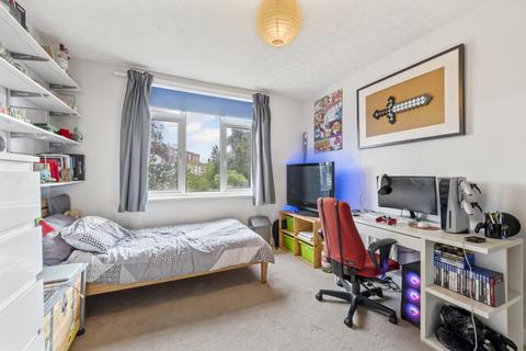3 bedroom terraced house for sale, Bushey Road, Raynes Park SW20