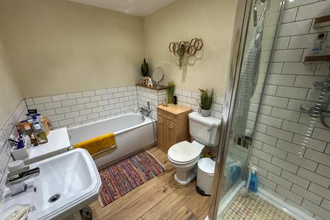 2a, Belmont House Belmont Road, Wrexham, LL13 7PW