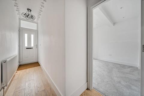 53 Engleheart Road, London, SE6 2HN