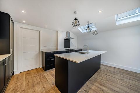 53 Engleheart Road, London, SE6 2HN